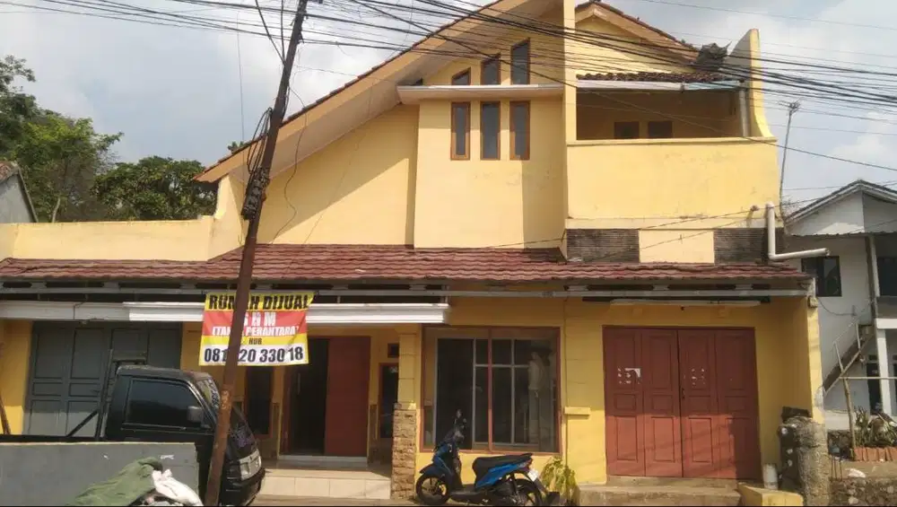 Dijual rumah strategis