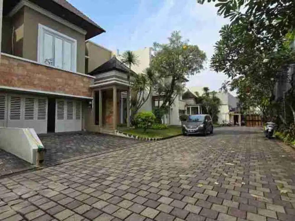 townhouse + private pool
Pejaten barat jaksel