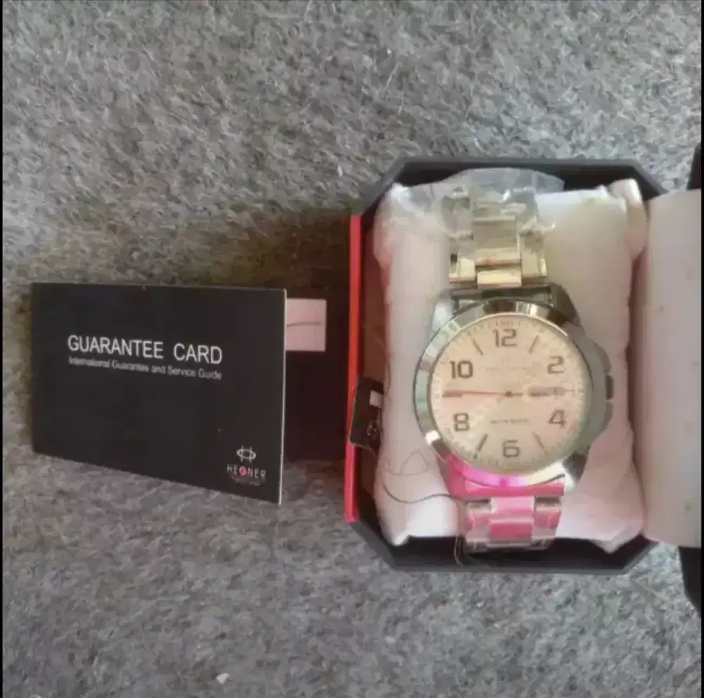 Jam tangan pria antik. Merk. Hegner silver strap stainless steel