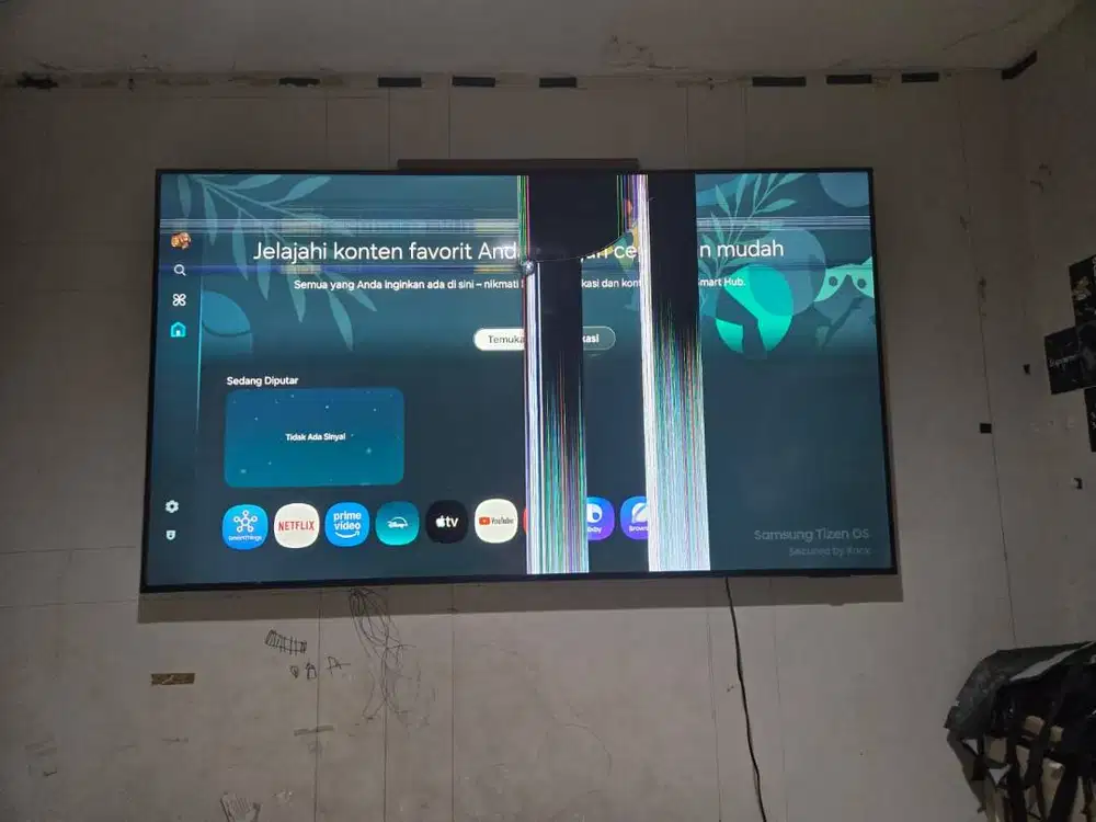 Tivi Samsung 75 inch UA75DU7000  crystal dalam kondisi lcd bergaris
