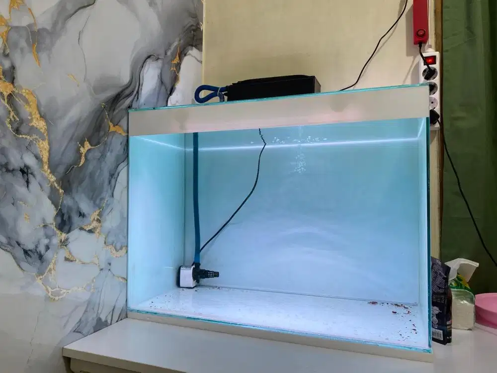 Aquarium 70 x 40 x 50 full background 8x6mm