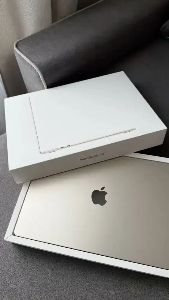 Macbook Air M5 13inch 512GB Starlight Garansi iBox