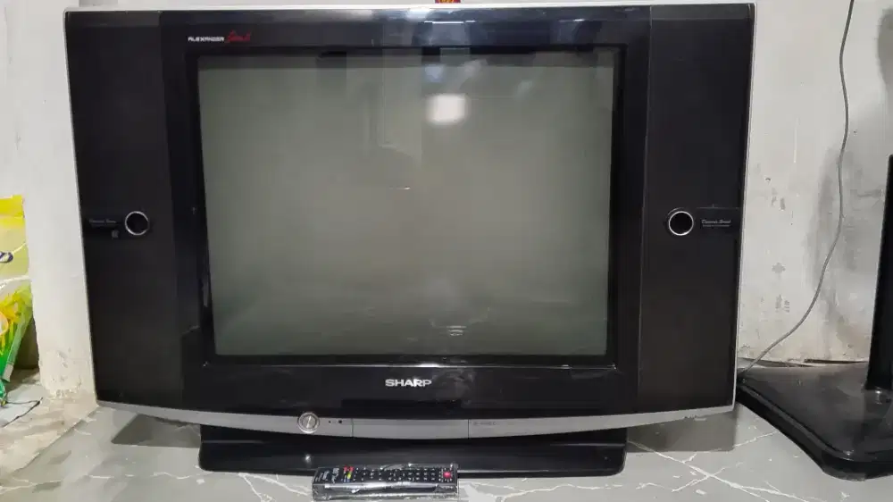 Tv Sharp 29 inci layar datar slim masih mulus lengkap remot