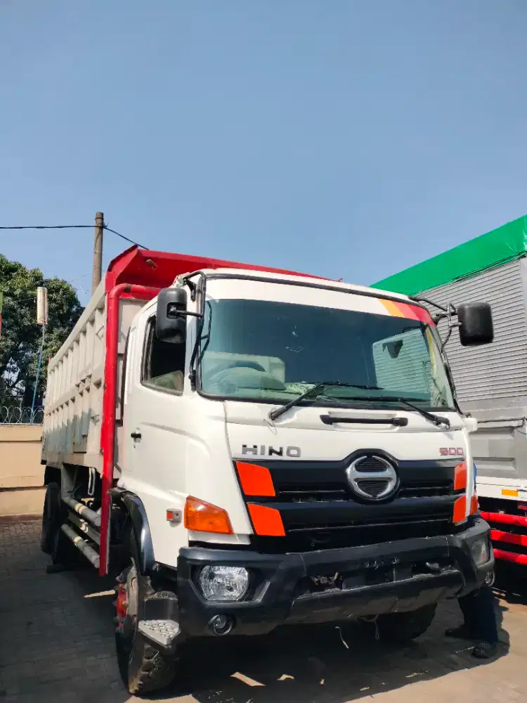 DUMP TRUK HINO FM 260 JD