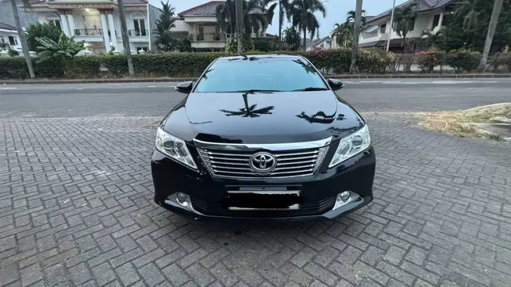 Toyota Camry 2.5V AT 2013 - HITAM METALIK