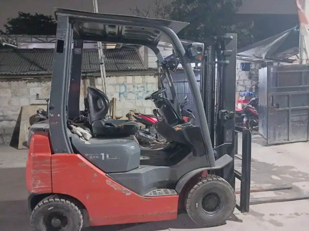 Forklift Toyota 1 Ton,Manual,Tiang 3 Meter,Seri 8FD10,Tahun 2014