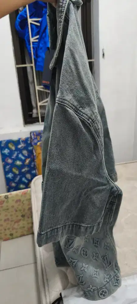 Dijual jaket jeans