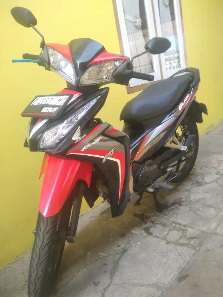 Honda blade injeksi 2014