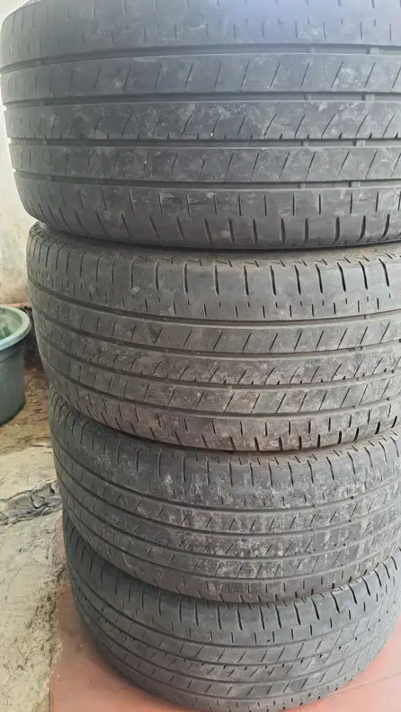 235 45 r18 bridgestone turanza 4pcs