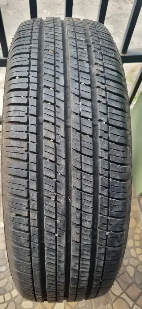 Ban Brigestone Dueler HT 225/65/17