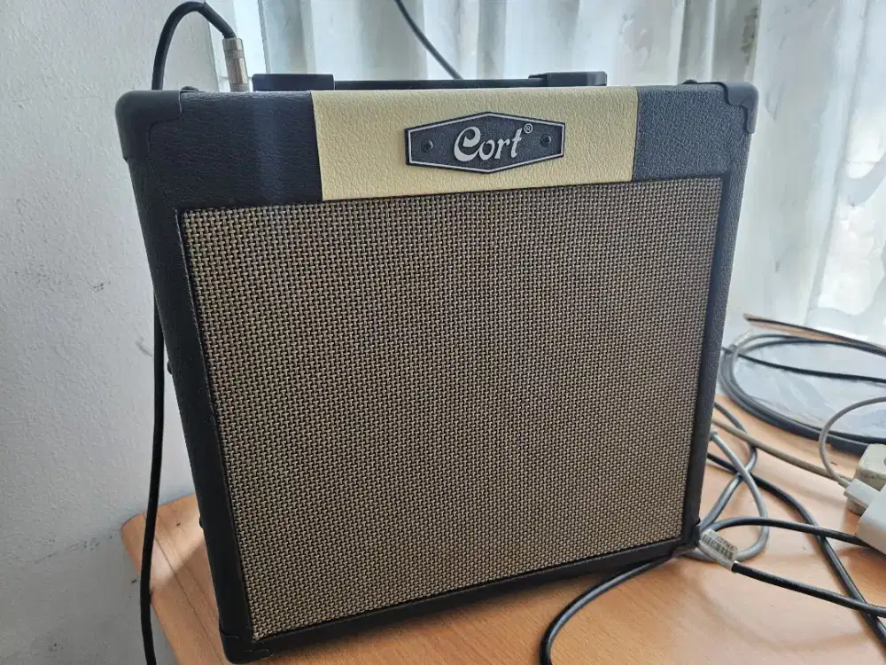 Jual cepat ampli merek cort masih baru Harga Nego