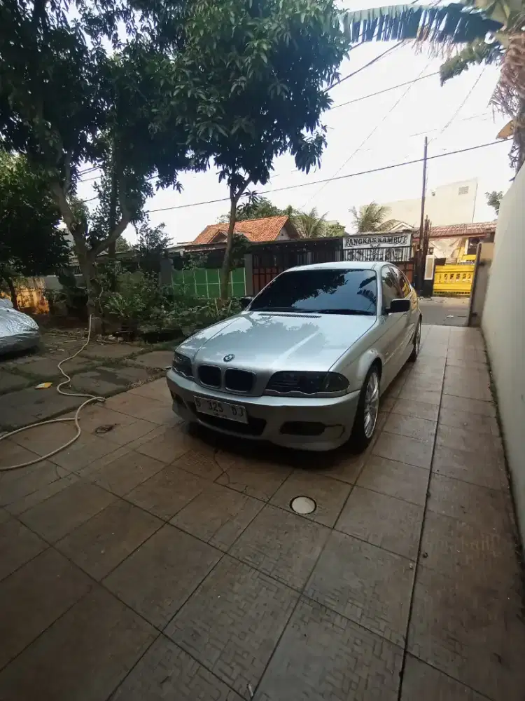 BMW E46 325i AT 2001