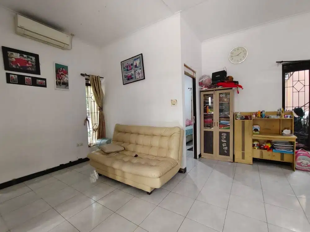 Dijual Rumah Luas Terawat di Blok Favorit Taman Kopo Indah 3