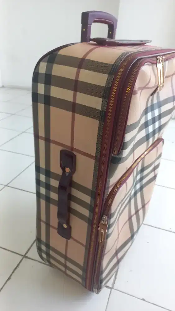 Koper merk BURBERRY uk. 28 inch