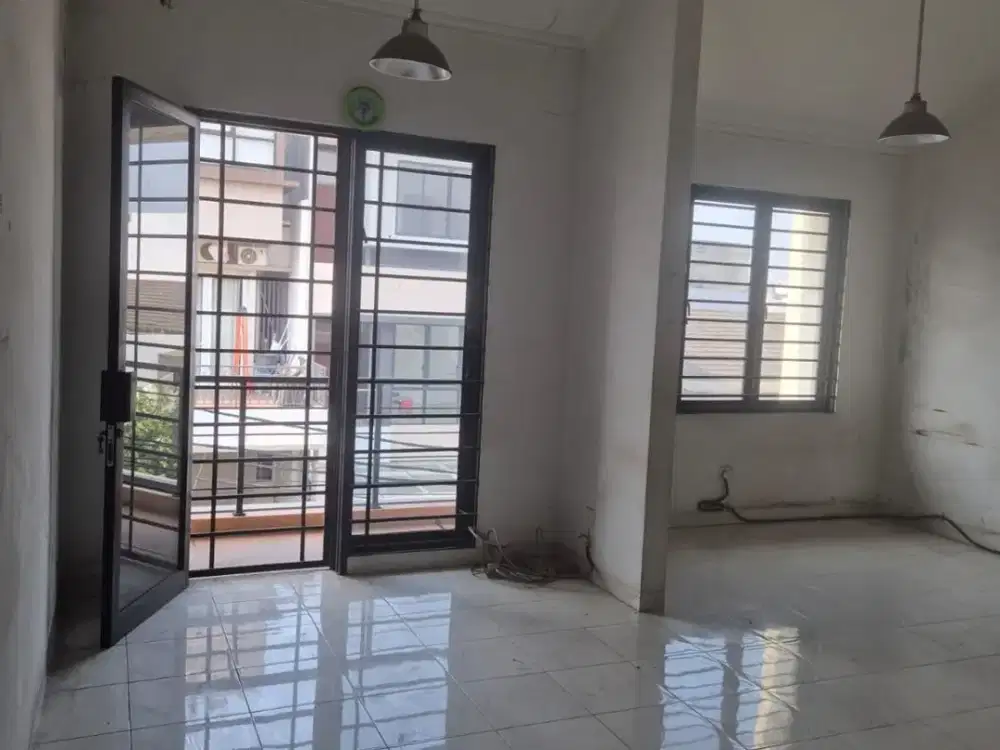 Dijual Cepat Rumah Tinggal di  Janur Asri Kelapa Gading Jakarta Utara