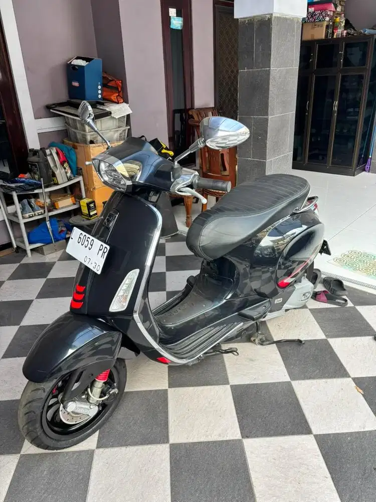 Vespa Sprint S ABS 150 Hitam NEGO