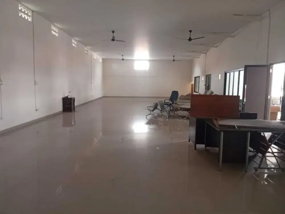 Disewakan Gudang dan Bangunan Lain Diatas Tanah Luas 2600 M2 di Condet Jakarta Timur