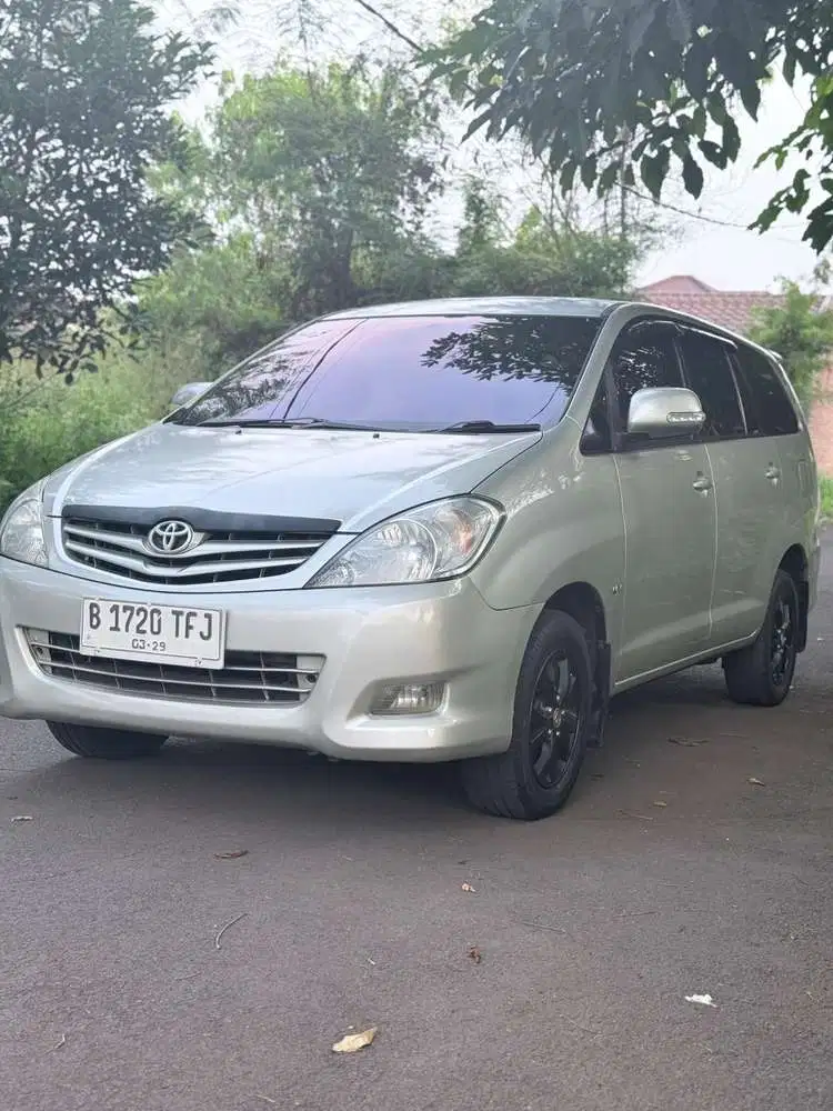 Toyota Kijang Innova 2009 Bensin