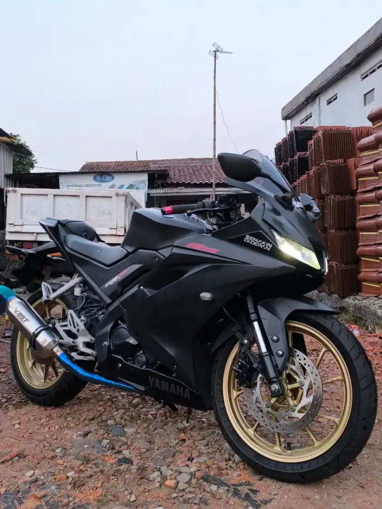 Yamaha R15 V3 mulus