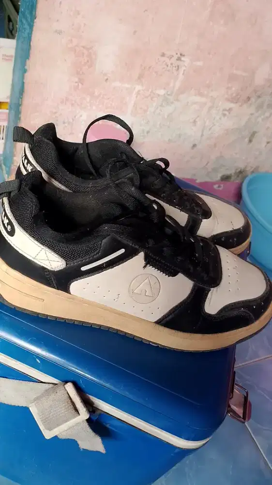 Spatu airwalk mulus size 41 ori
