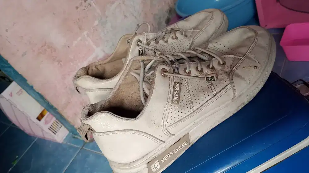Sepatu size 41 keren