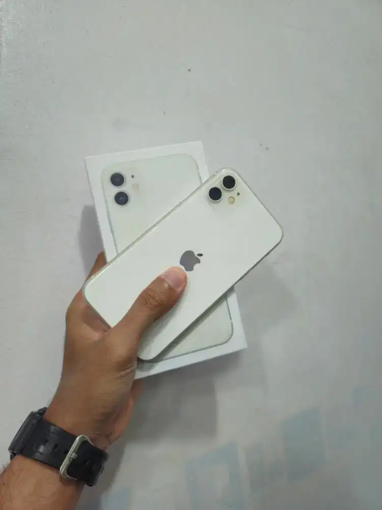 IPhone 11 128 GB Ex Bli-Bli Resmi