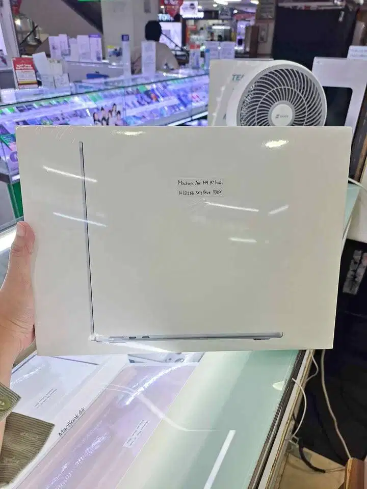 Macbook Air M4 13 Inch 16/512GB SSD Sky Blue New Segel Garansi IBox