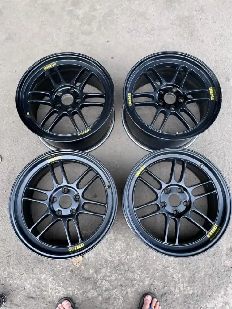 Enkei rpf1 ring 18 lebar 8,5-9,5 pcd 5x114,3 ET 40 CRV innova