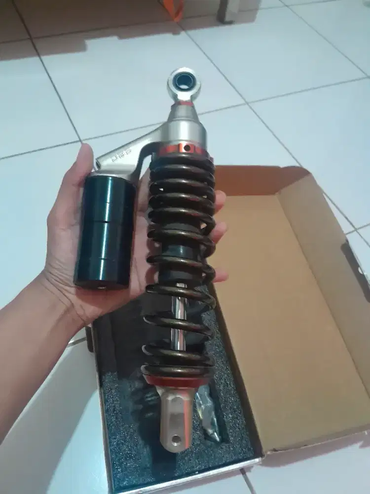 Shockbreaker Dbs 1 paket uk 310 utk mtor honda beat msh like new