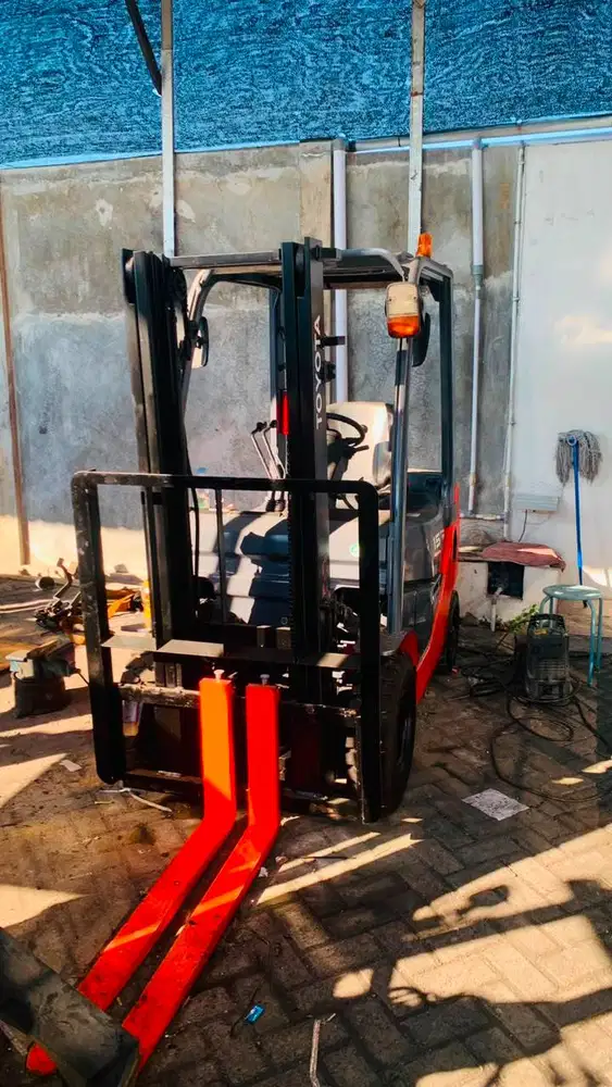 TOYOTA 1.5 TON MAST 3 METER STD BERGARANSI MESIN TAHUN MUDA