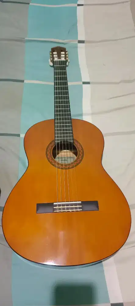 Gitar akustik yamaha tipe C330A