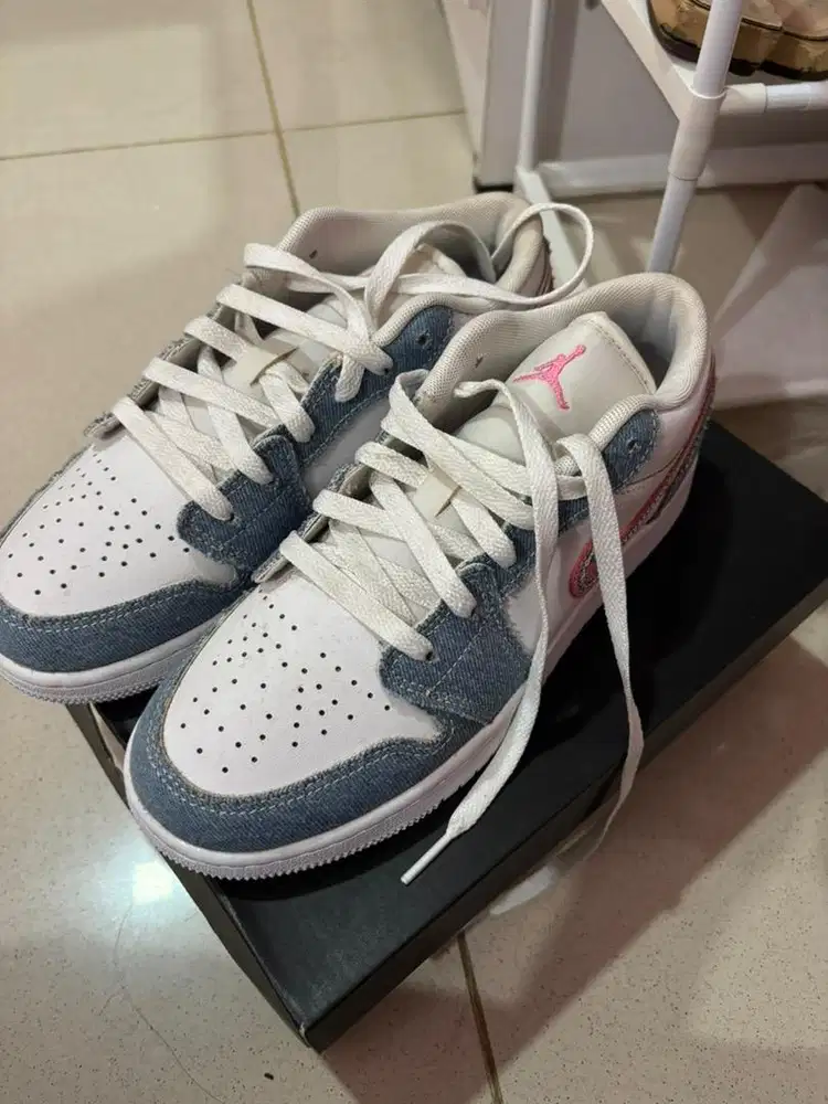 NIKE AIR JORDAN 1 LOW SE DENIM - NEW