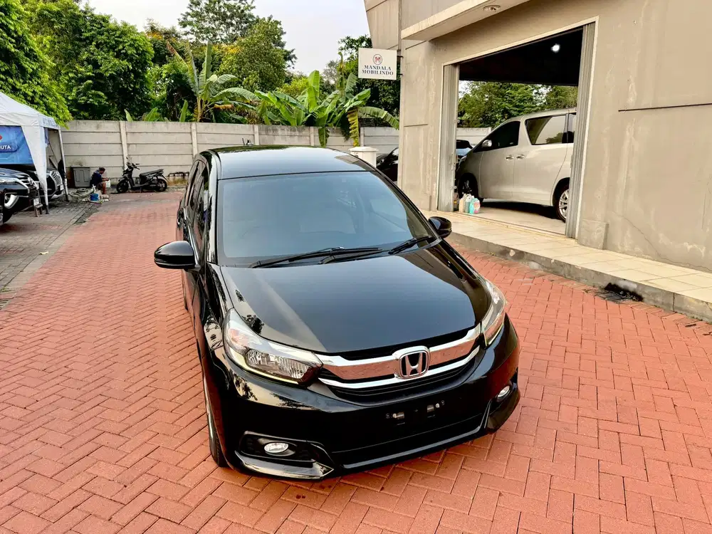 Honda Mobilio 1.5 e 2018 AT black metallic