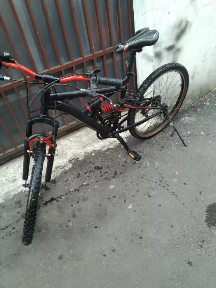 Sepeda MTB ban 24 sokbreker depan dan tengah
