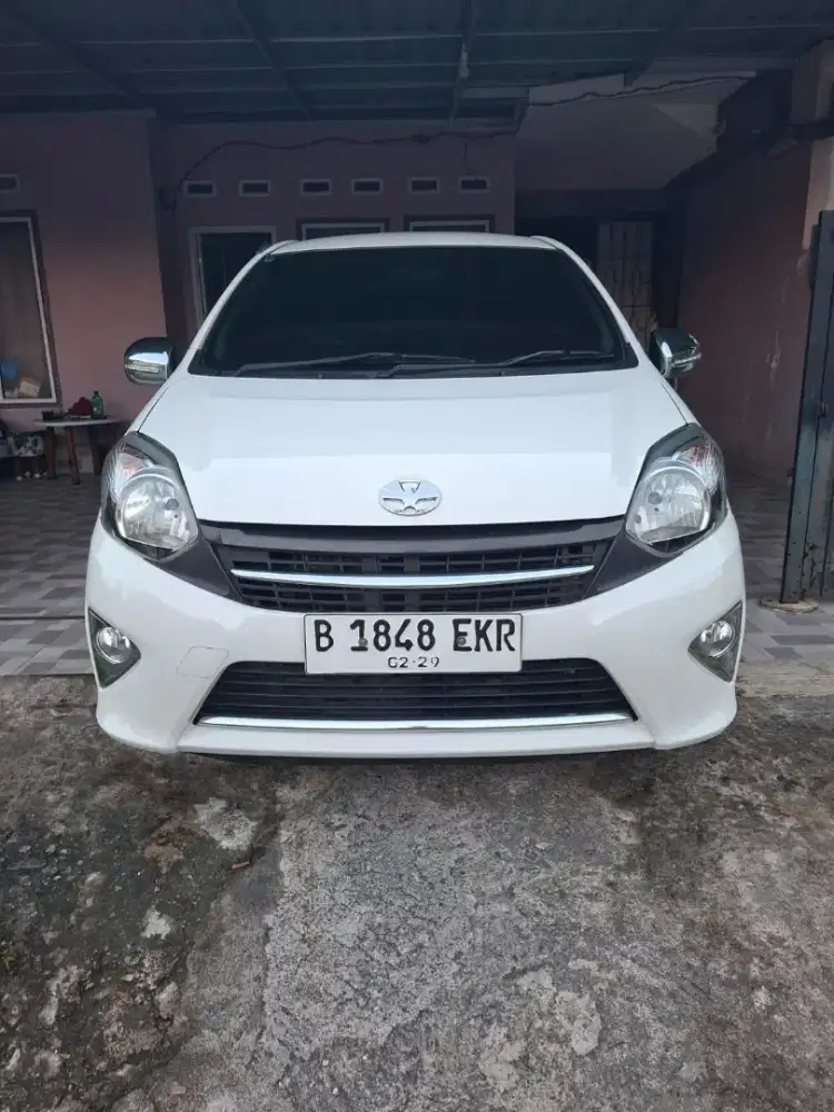 Mobil Toyota Agya G matic Cc 1,0 tahun 2014