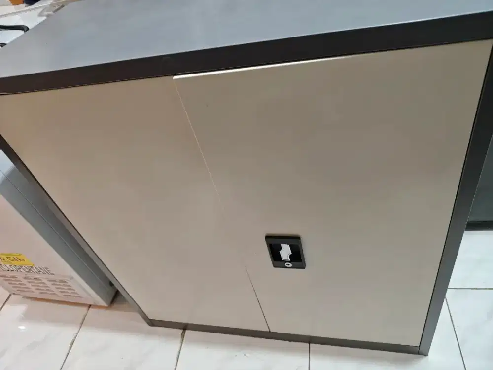 Lemari filling cabinet P.85 L.40 T.90 cm