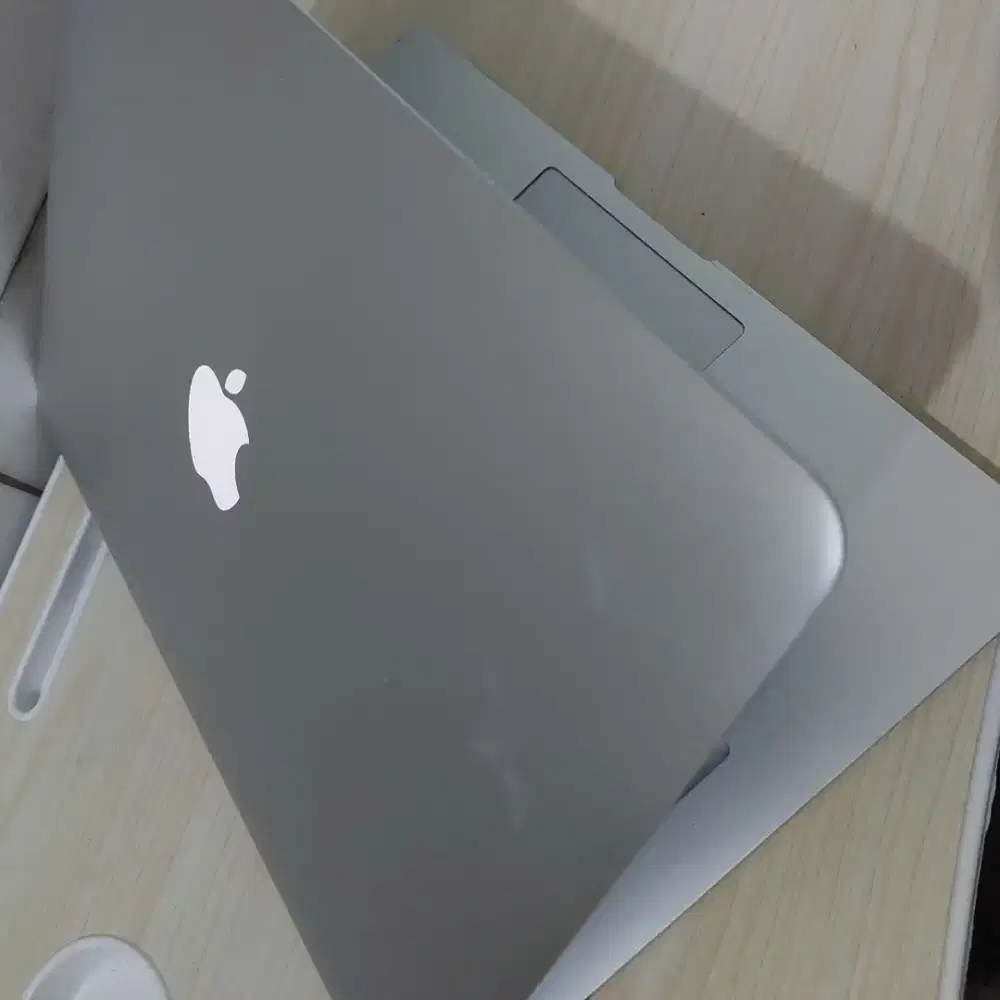 Macbook air 2015 13inch 8/128gb ringan tipis cocok buat nugas