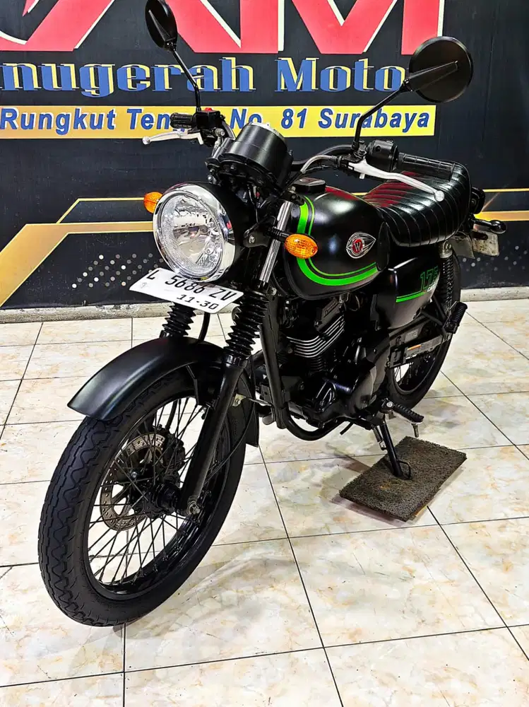 Kawasaki W 175 Cafe TH 2020 Odo 14rb matte black