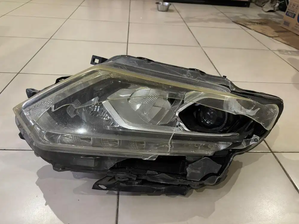 Headlamp original Kiri Xtrail T32 (Th. 2017)
