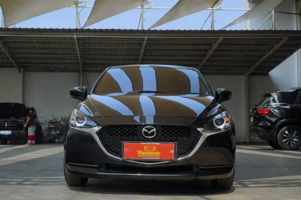 Mazda 2 R Skyactive Matic 2019 hitam AT DP minim 36 juta Low KM