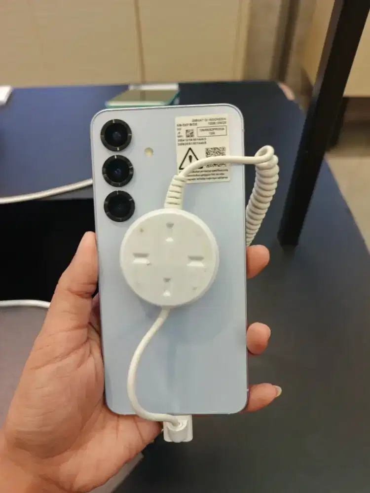 SAMSUNG GALAXY S25
