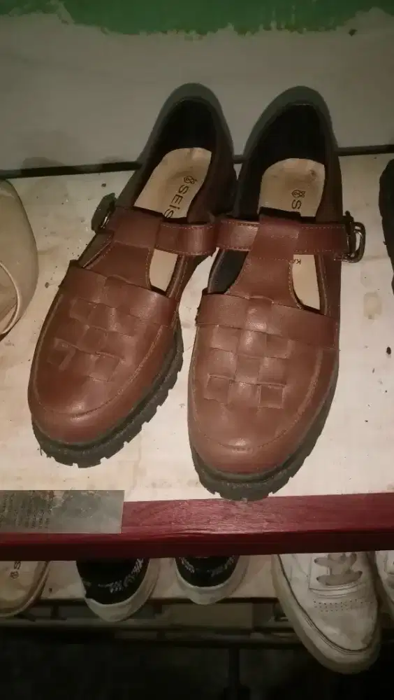 sepatuu wanita coklat