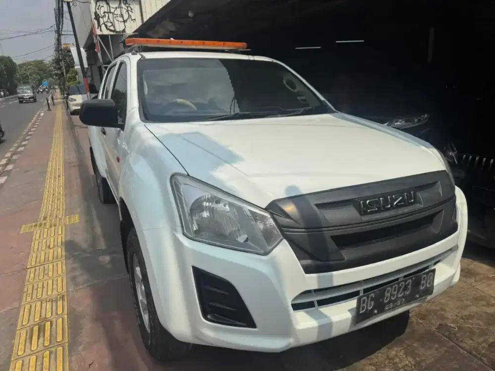 Isuzu d max 4x4 diesel th 2022 MT tangan pertama dari baru ada barcode