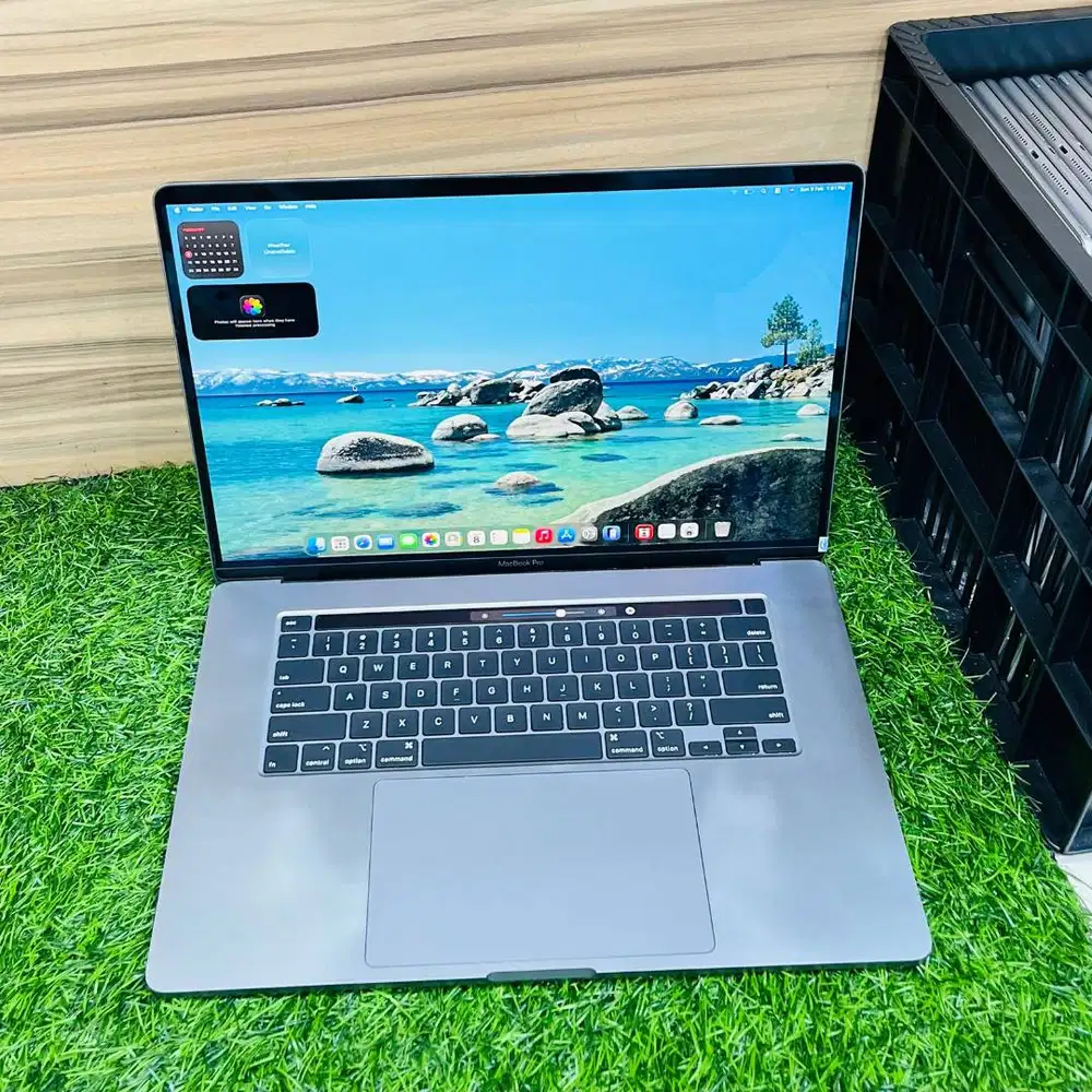 Macbook pro 2019 Core i7 Ram 16gb Ssd 256 Layar 16inch *RRT