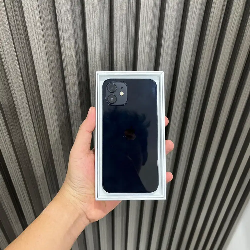iPhone 12 64GB NOMINUS MULUS