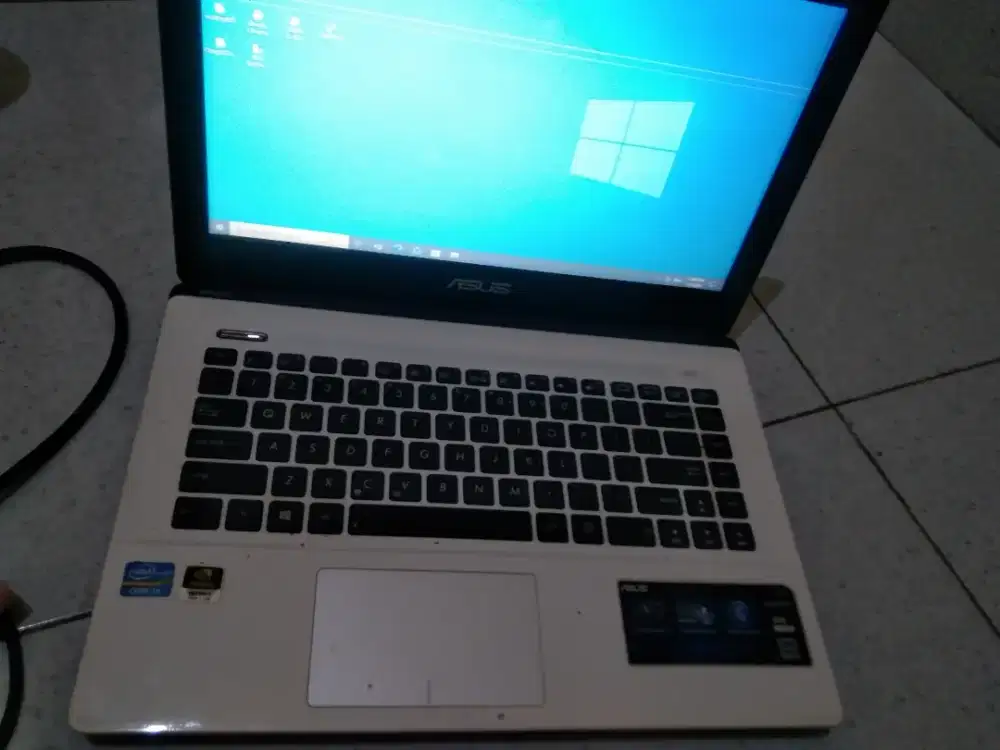 Laptop Intel  core i3 2370M CPU @2,40 GHz
