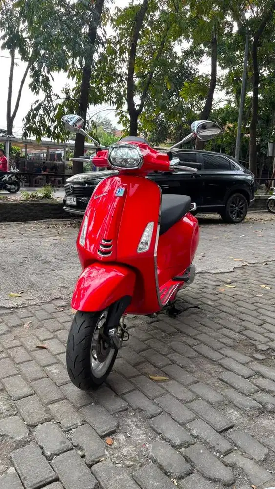 Vespa sprint iget abs 2021 merah plat D