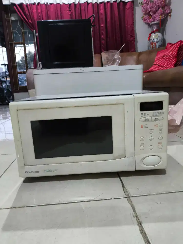 Microwave goldstar preloved