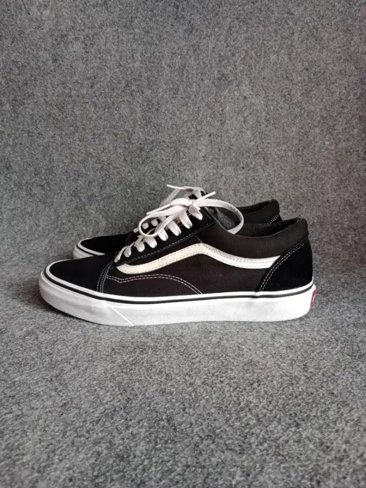 Sepatu vans old size 43