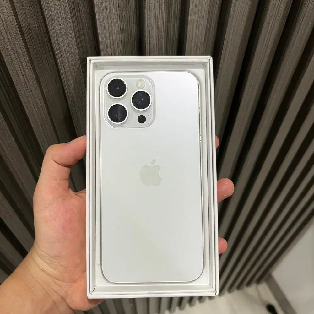 iPhone 15 PROMAX 256GB WHITE TITANIUM